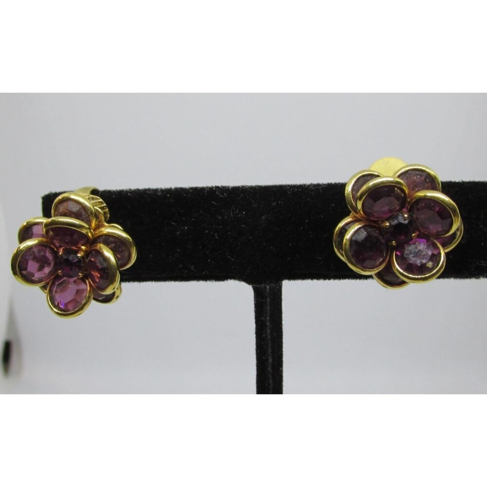 Vtg Flower clip on earrings Purple Faceted Glass 3D gold tone 5/8 in Swarovski